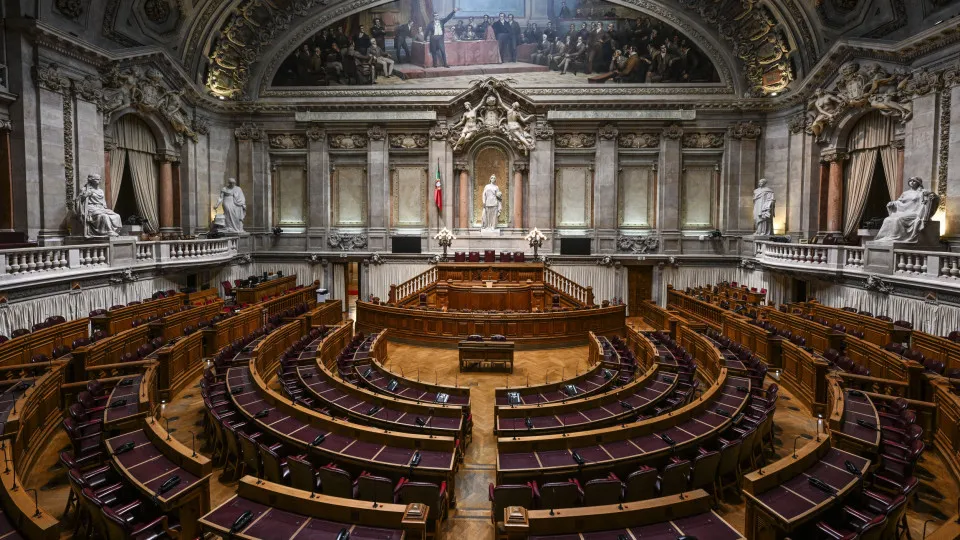 Revisão constitucional: "Número mediático" ou "vitória"? As reações
