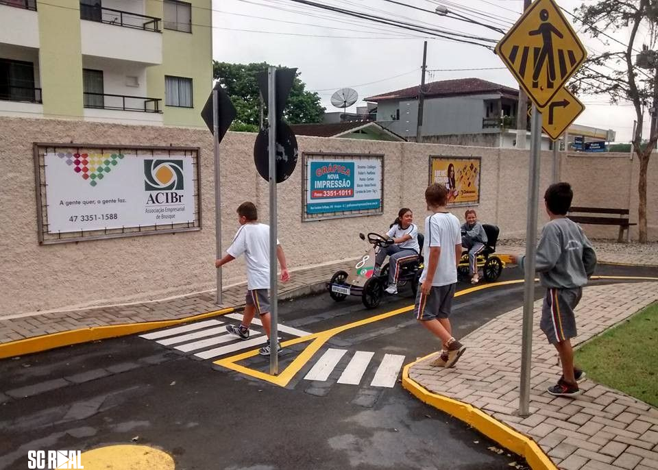Vereadores de Jaraguá do Sul defendem campanhas de conscientização para melhorar trânsito 