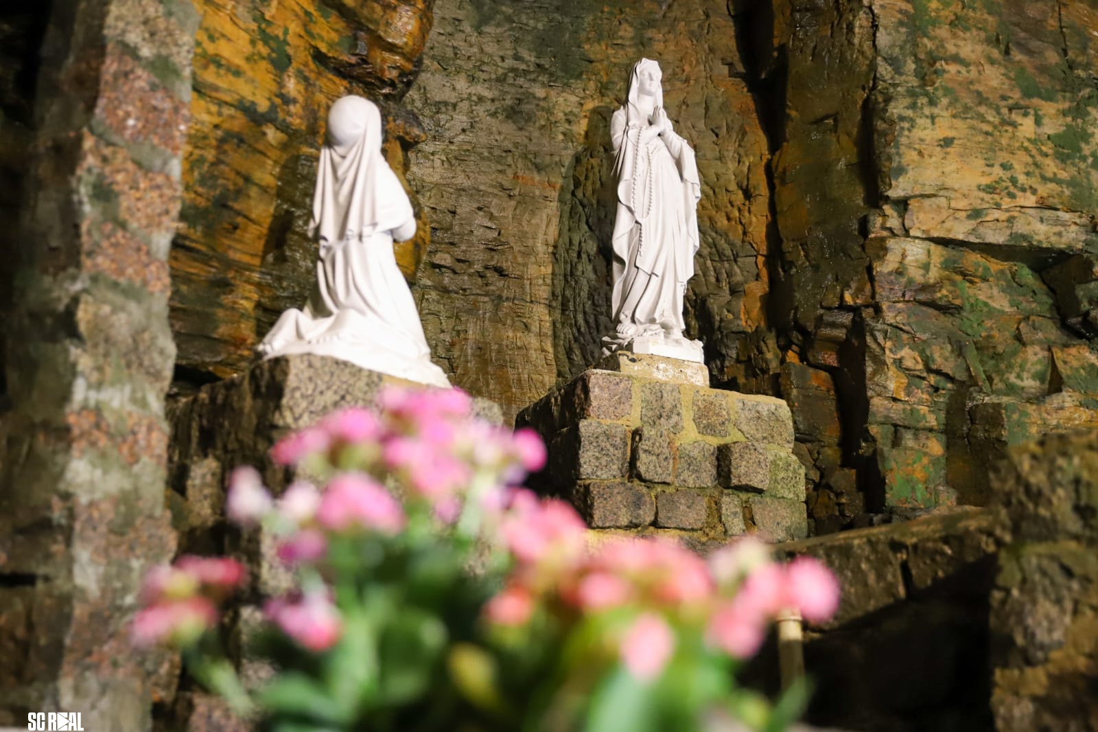 Gruta Nossa Senhora de Lourdes fomenta o turismo religioso em Criciúma