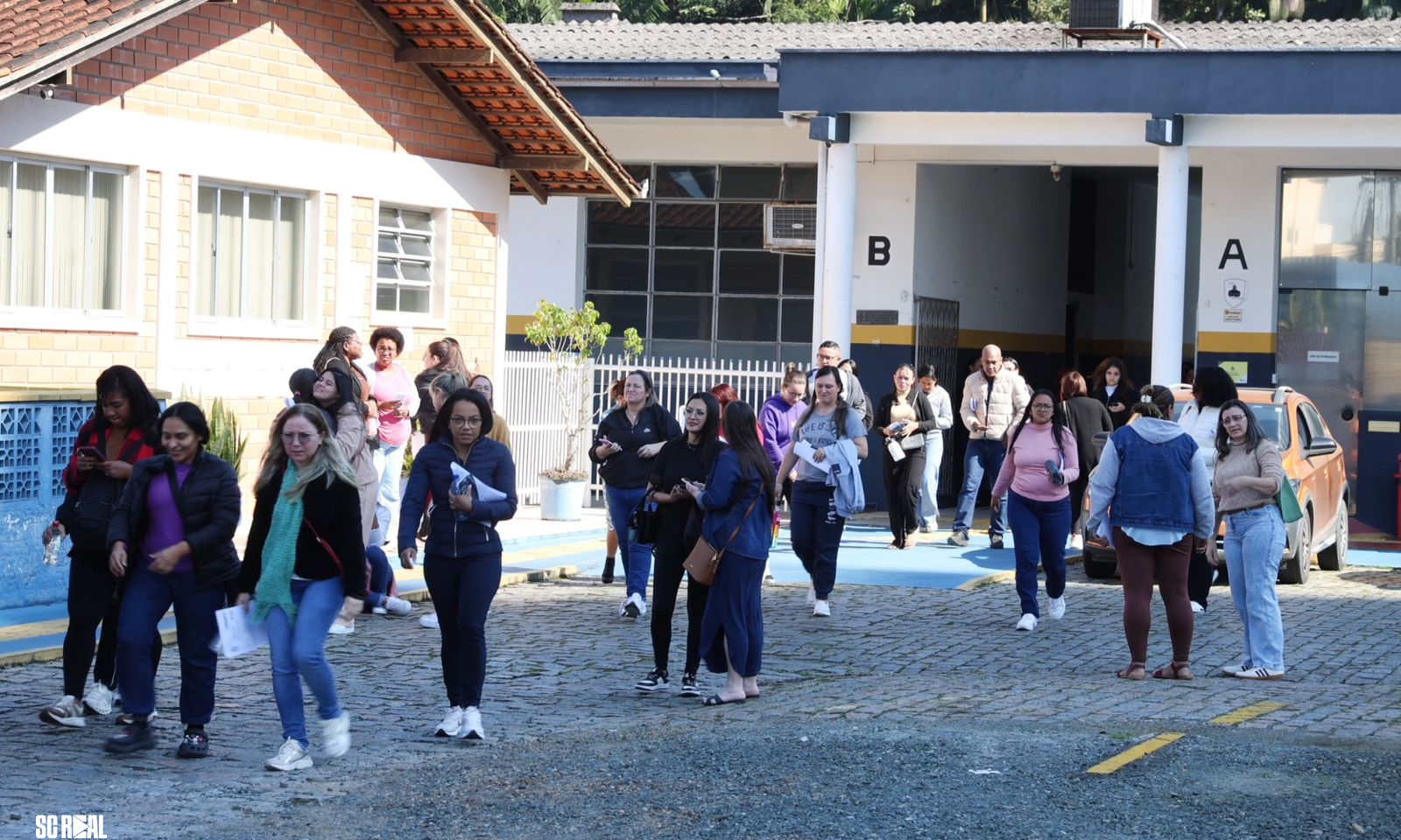 Candidatos realizam provas objetivas e discursivas do concurso público da Educação de Joinville