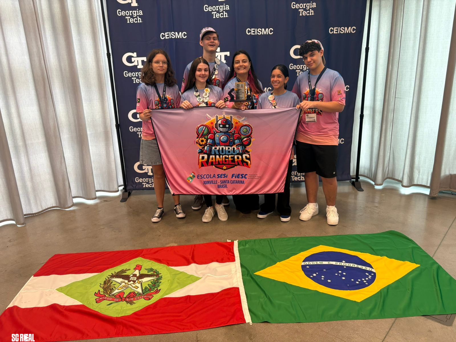 Alunos da Escola SESI Moinho de Referência, de Joinville, conquistam o mundo com projeto de robótica 