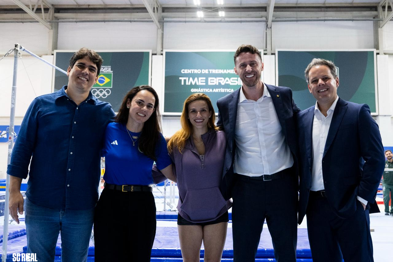 Ao lado da ginasta Jade Barbosa, deputado Fernando Krelling busca investimentos para fortalecer a ginástica e viabilizar solo profissional para Joinville