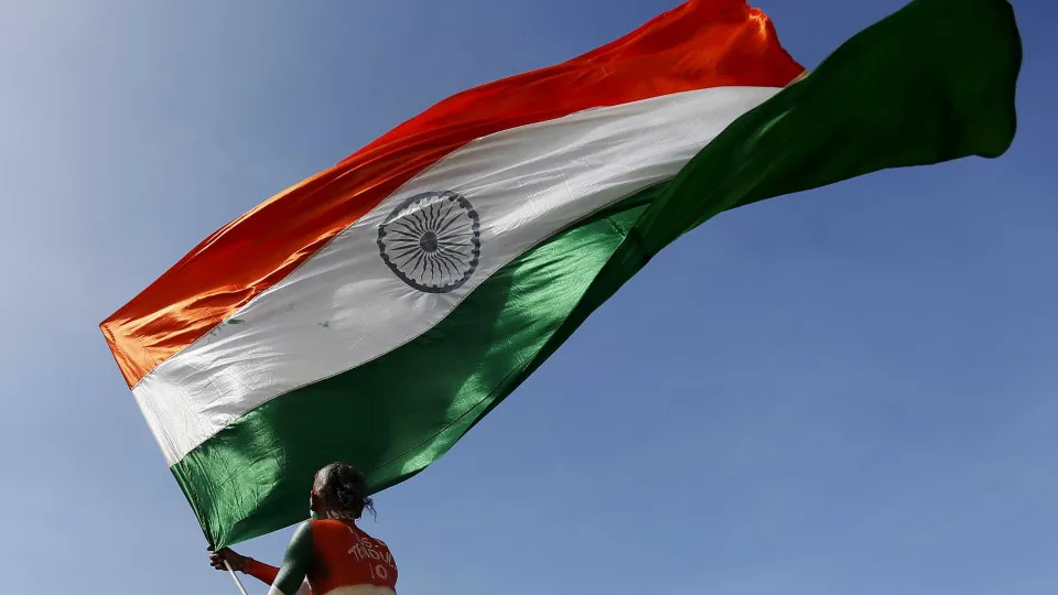 India protesta contra ataques dos EUA a navios ao largo de Omã que matam indianos