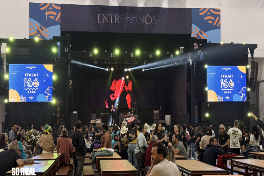 Noite do flashback abre oficialmente as comemorações dos 166 anos de Itajaí 