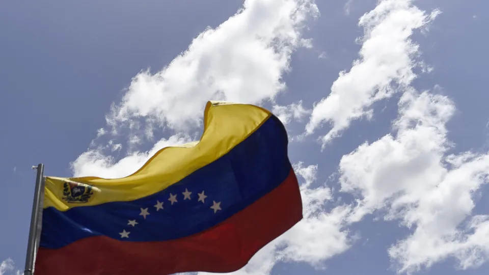 Venezuela assina memorando de entendimento com elétrica GE Verno