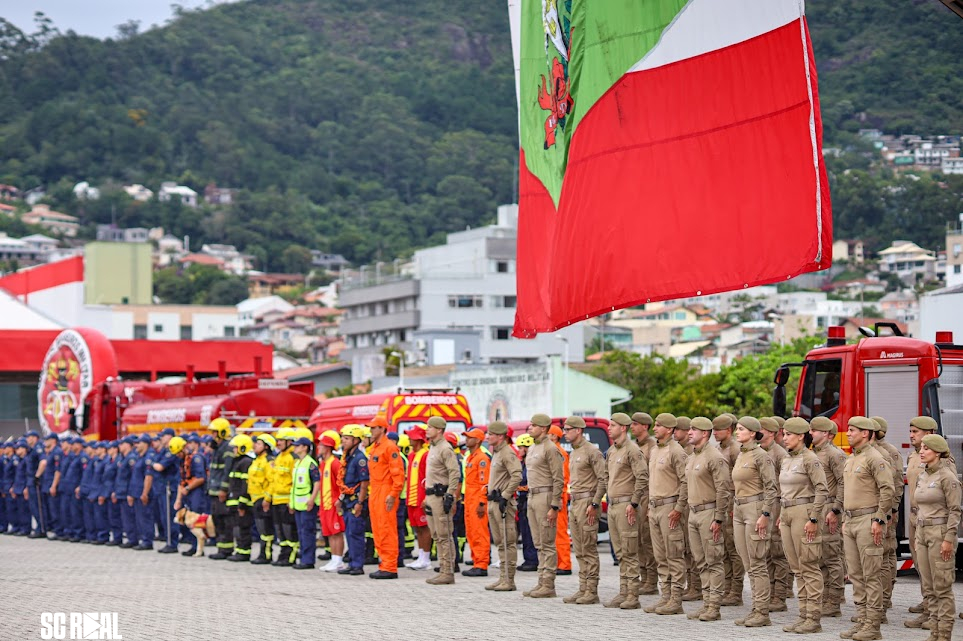 PMSC e CBMSC realizam promoção de oficiais e praças em todo o estado