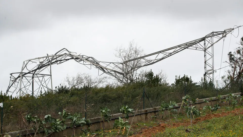 REN mobiliza 250 trabalhadores para repor infraestruturas afetadas