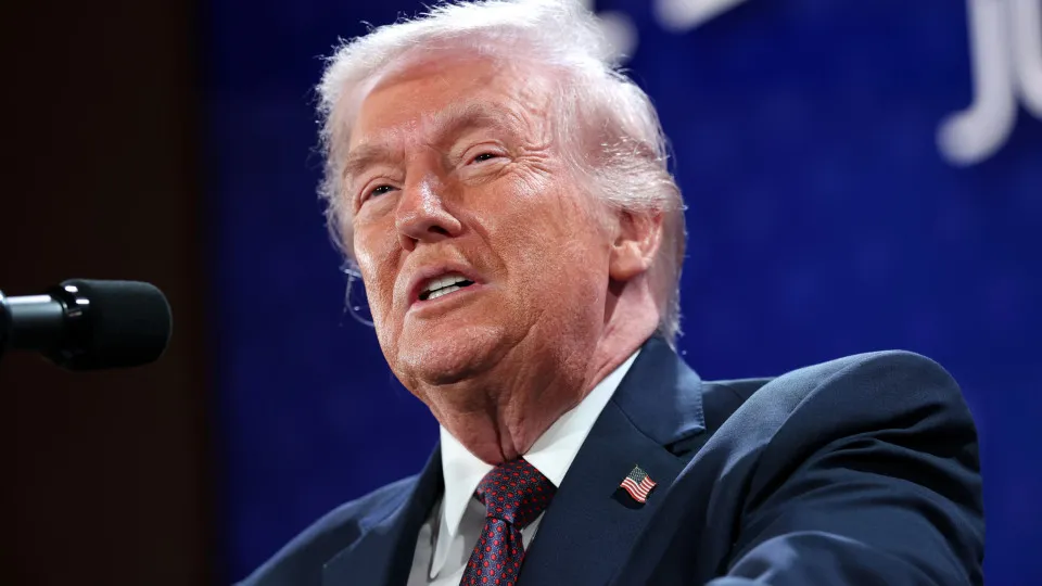 Trump ameaça o Irã com força "nunca vista antes"